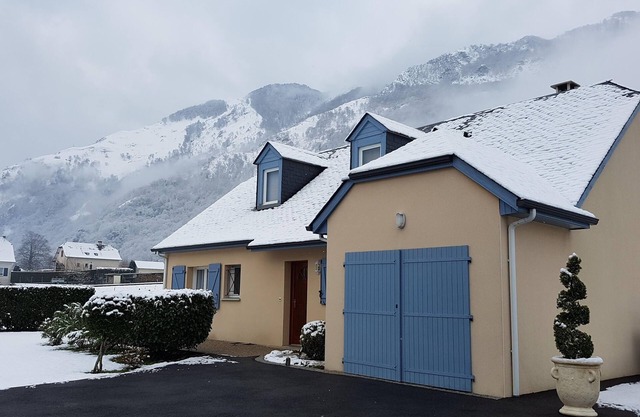 Seen on the mountain. Well located for our spa friends. skiers and hikers.