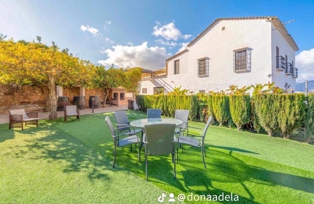 Self catering Cortijo Andaluz Doña Adela for 8 people