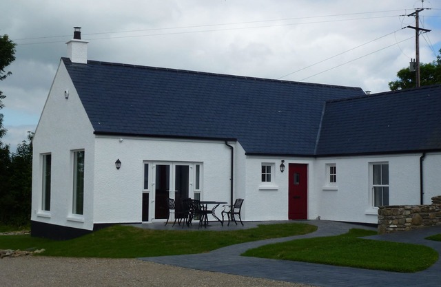 Self Catering Irish Cottage - Strule Cottage at Finn Valley Cottages,