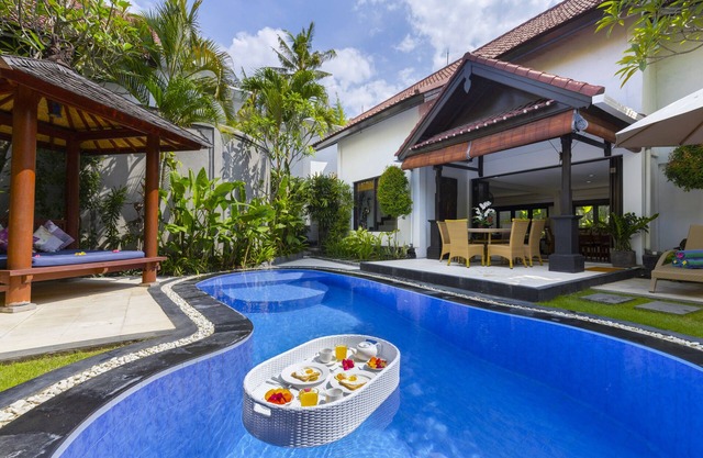 SEMINYAK BEACH - VILLA Kibbi - 200 metres to the beach