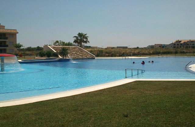 SENSATIONAL SEMI-DETACHED HOUSE TO RELEASE . POOL OF 1.00 m2. WITH CIUCUITO SPA.
