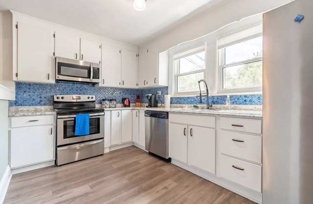 Separate Apt. w/High End Comfortable Beds! Apt. C
