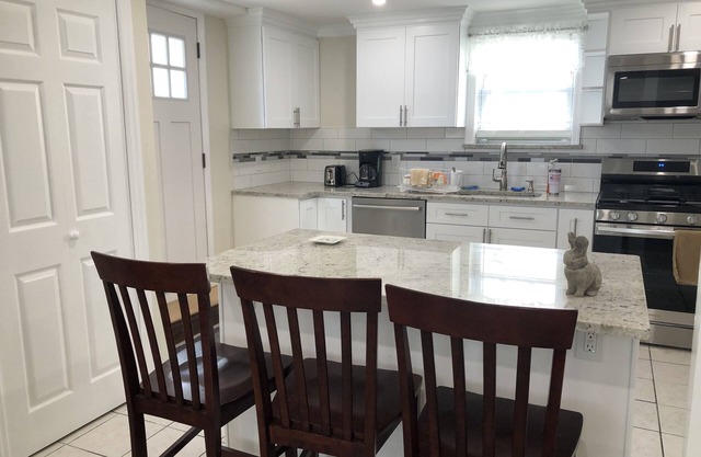 SEPTEMBER SPECIAL 9/8-9/18 – book now BEACHSIDE RETREAT 2 BD APT/W/PVT PATIO