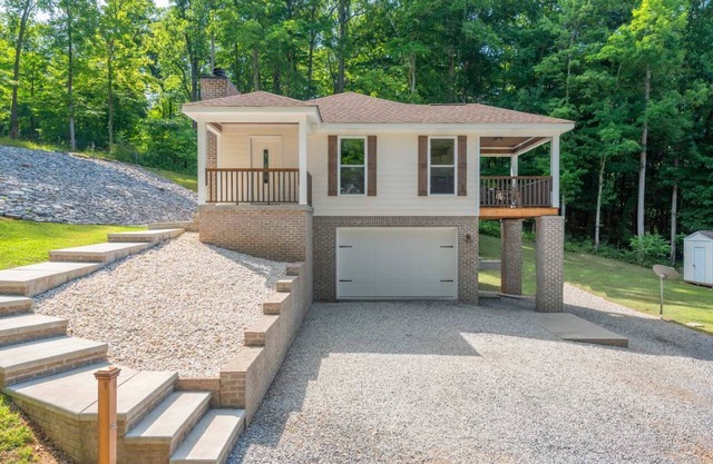 Sequoyah Marina Craftsman| Near Marina