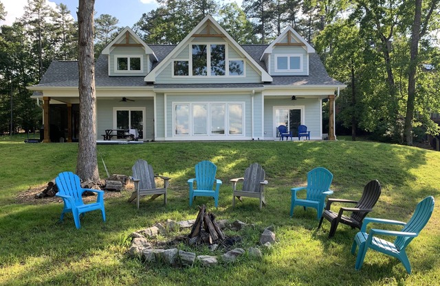 Serene lake house dream- brand new, beautifully furnished, and great views.