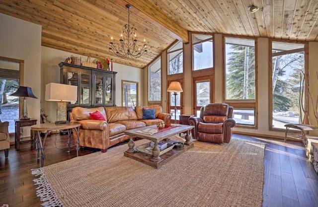 Serene Ski Retreat - 3 Miles to Sun Valley Resort!