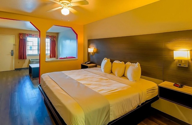 Serene Unit by La Terraza Mexican Grill, Outdoor Pool & Parking on Site