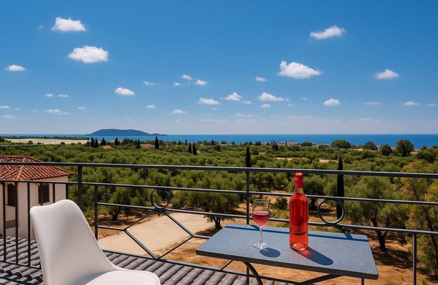 Serenity and Views - Beachside Escape