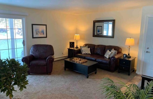 Serviced 2BA/1BA Corporate Apartment