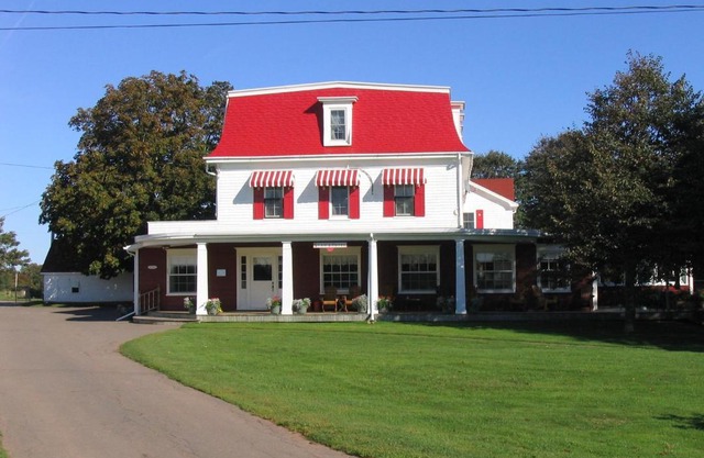 Shaw's Hotel & Cottages
