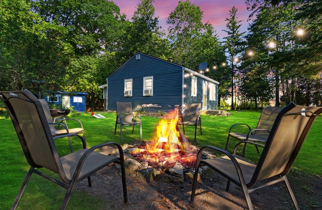 Sherwood Lighthouse Cabin - Near Boat Launch & State Park