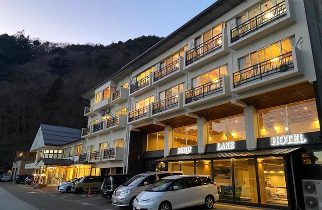 Shoji Lake Hotel