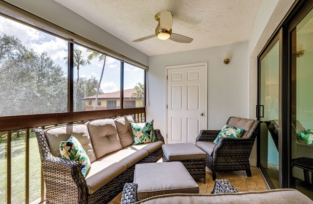 Shop, Dine & Unwind Poolside: Fort Myers Retreat!