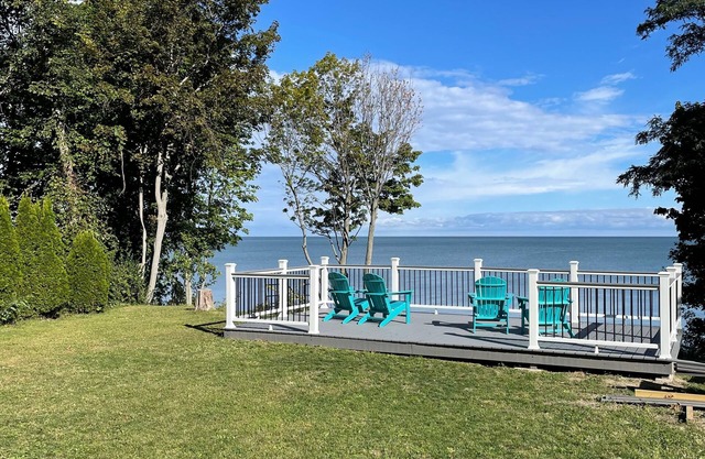 Shore Cliff Cottage
