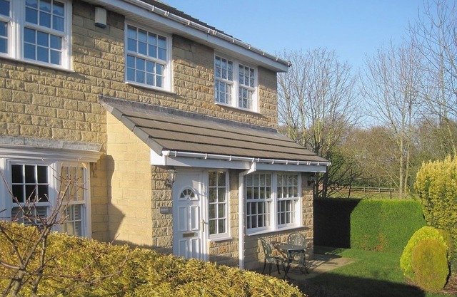 Shutters in Beamish 5* open-plan living, private garden, 5 min to Beamish Museum