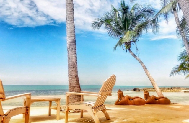 Sibaja Palms Sunset Beach Luxury Villa