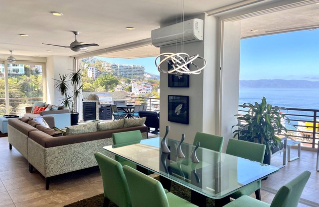 Signature 406, Sea Views, 22 Feb - 2 Mar available, Special: 18-24 Oct 179/night