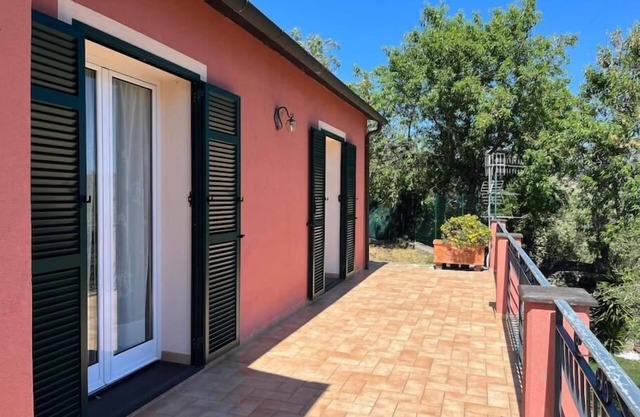 Silvia's garden apartment in villa
