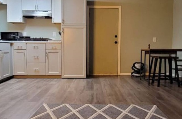 Simple Apartment in quiet suburb
