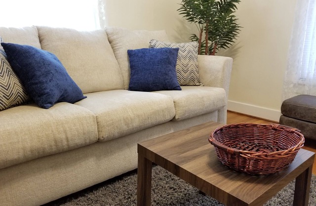 Simple & Clean - PRIVATE DOWNTOWN COTTAGE - Easy to K-State & Mall