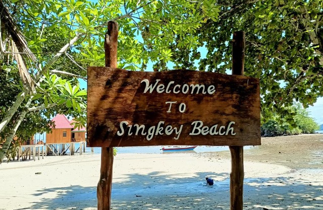 Sing Key Beach