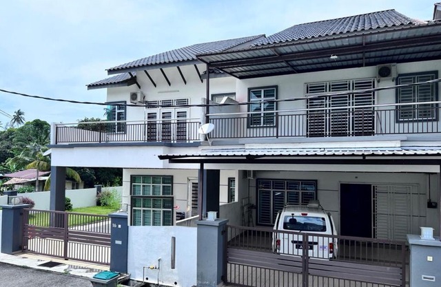 SingBeach holiday house