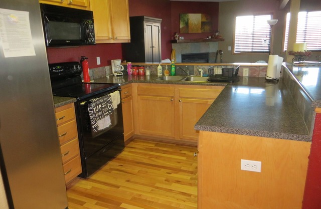 Singles, Couples, and Family-friendly centrally-located Summit County Condo