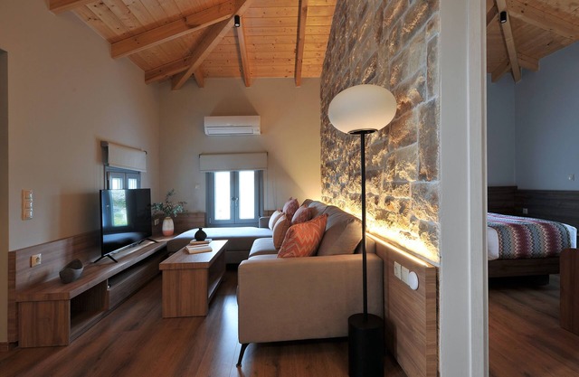 Sir T Easy. your comfort stay & a great starting point to explore Messinia.