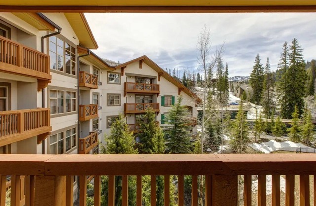 Ski in/Ski out Condo in Powderhorn Lodge at Solitude Resort