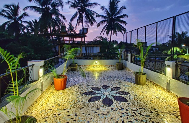 Sky View - Cozy 2BHK Terrace Apt by Nirvana Abode