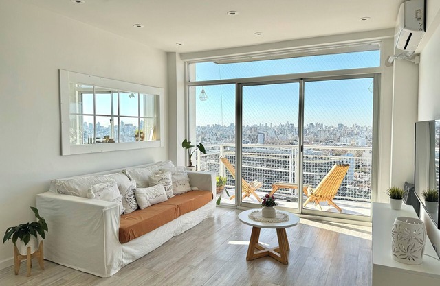 Skyline 20th floor! Pasos de Palermo 2 BR amenities. Movistar stadium.