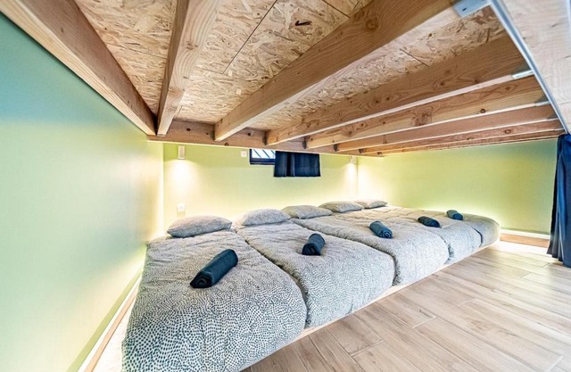 Sleep and go - unusual accommodation - Saint Genis Laval