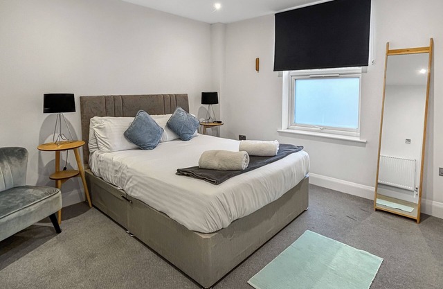 Sleeps 4- 1-Bedroom Apartment – Walking Distance to Grantham Town Centre!