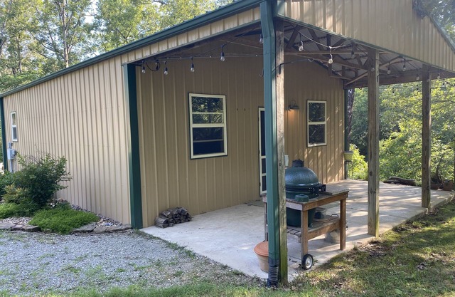 Small Cozy Cottage in the Ozarks close to Bull Shoals and White River