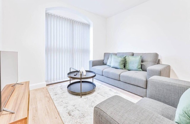 Smart 2 Bed Apartment in Burton-on-Trent