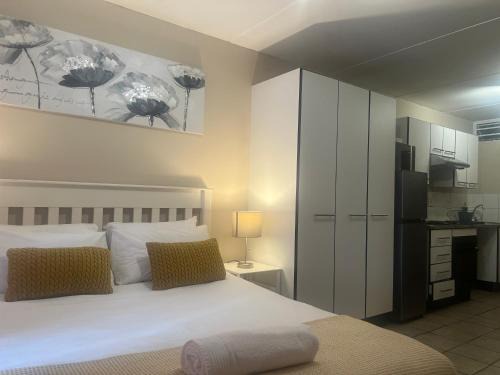 Smart and Cozy Studio with Netflix and Showmax