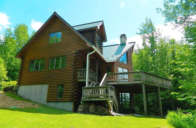 Smith - Beautiful Lakefront home on South Shore Drive