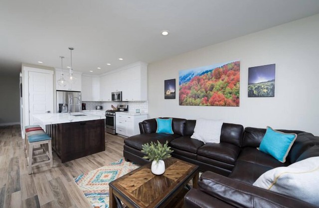 Snowbasin Area Rental near Pineview Dam EW23A