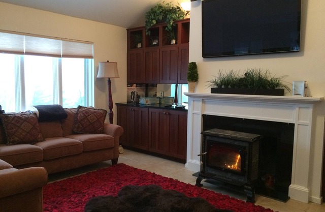 Snowcreek Condo at Sugarbush Resort-2 beds/2 baths, slopeside