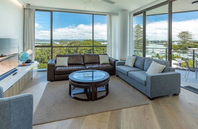 Solaris 509 - modern apartment with fantastic views and facilities.