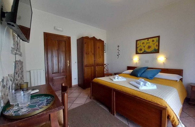 Sole Mare Giardini Naxos Room 'Girasole' with Balcony, Wi-Fi and Air Conditioning