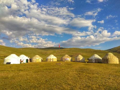 Song Kol lake, Flex Travel yurt camp, horse riding
