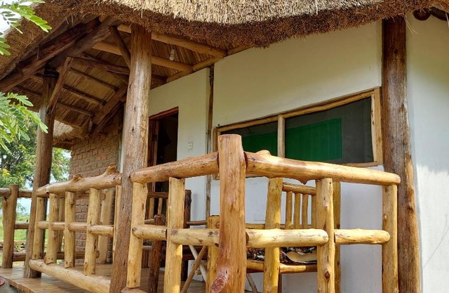 Songbird Safari Lodge & Campsite