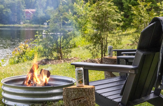 Songbird Studio VT- Lakefront w/firepit & kayaks