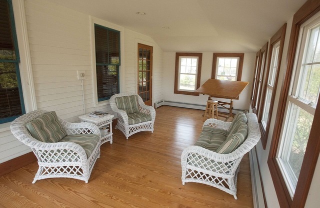 Southwest Harbor Cottage steps away the Ocean and Acadia National Park