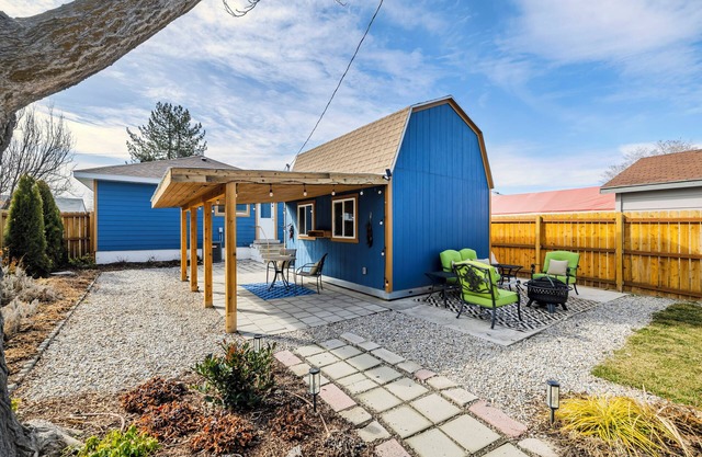 Spacious 1 bedroom in Salt Lake City with private backyard