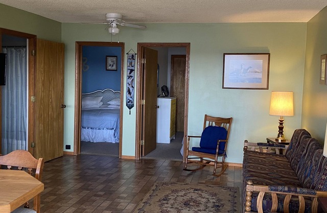 Spacious 2 bedroom condo with stunning lake view #11