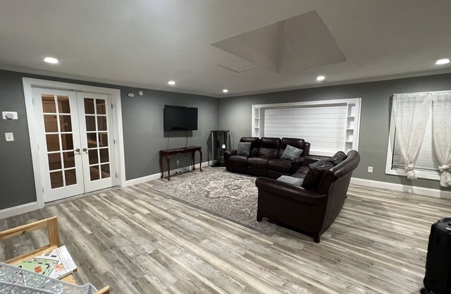 Spacious 2 bedroom 2 bathroom. 4 beds!