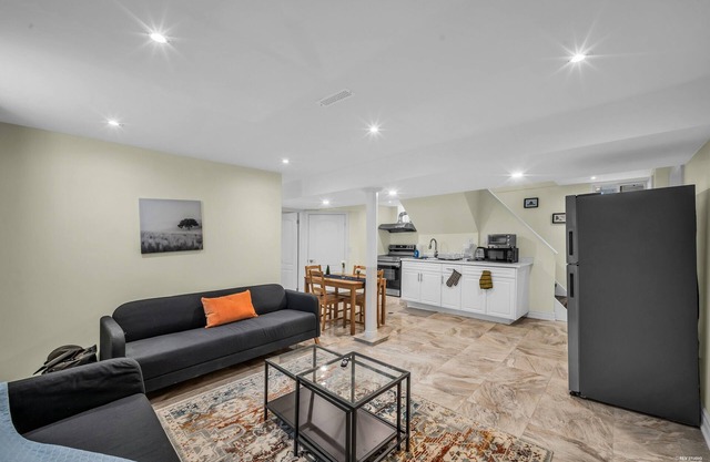 Spacious 2 Bedroom Guest Suite in North York