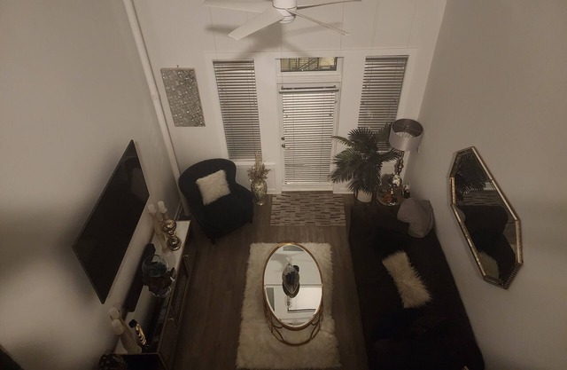 Spacious 2 bedroom plus loft with a elegenat setting and a great view.